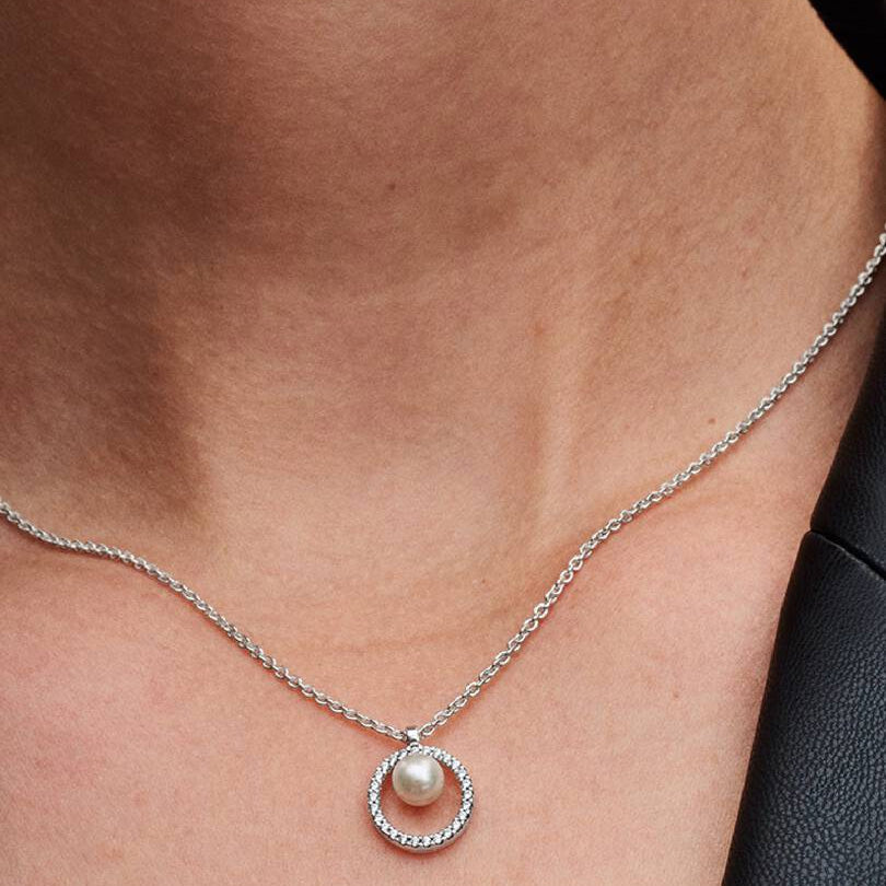 COLLANA PANDORA CON PERLA E PAVÈ DI PIETRE LUMINOSE