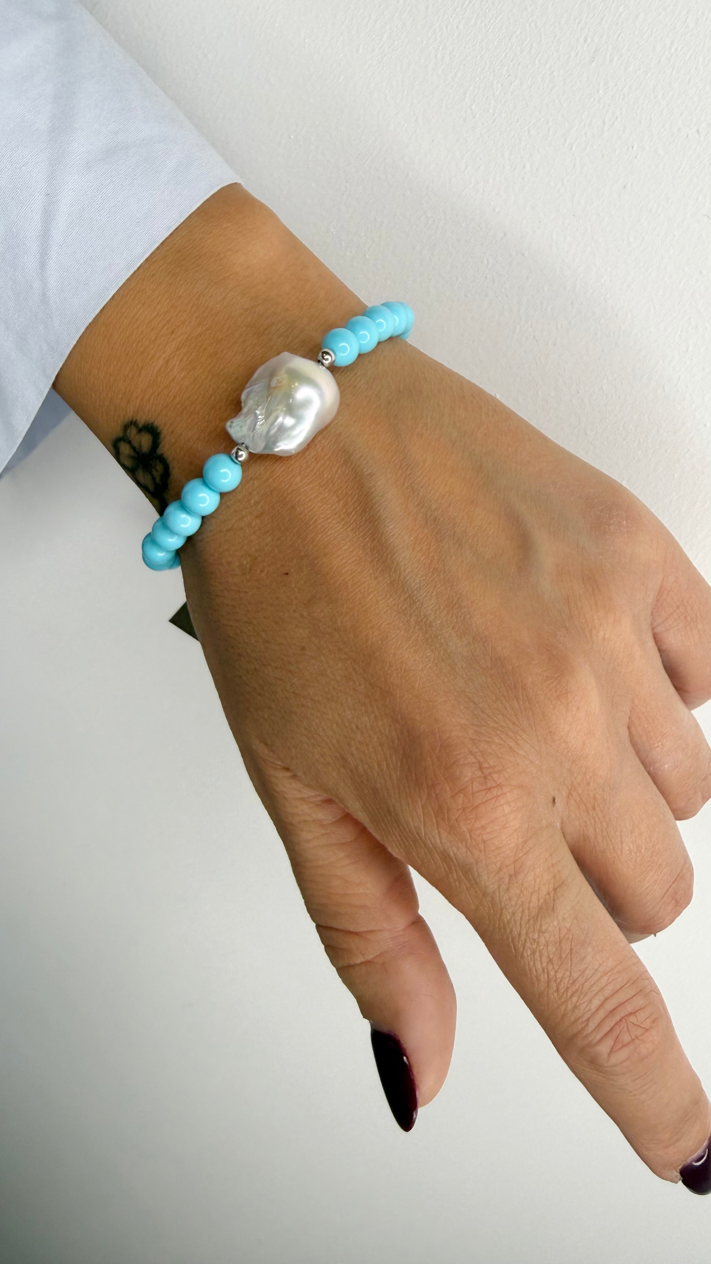 BRACCIALE CON PASTA DI TURCHESE E PERLA BAROCCA IN ARGENTO 925