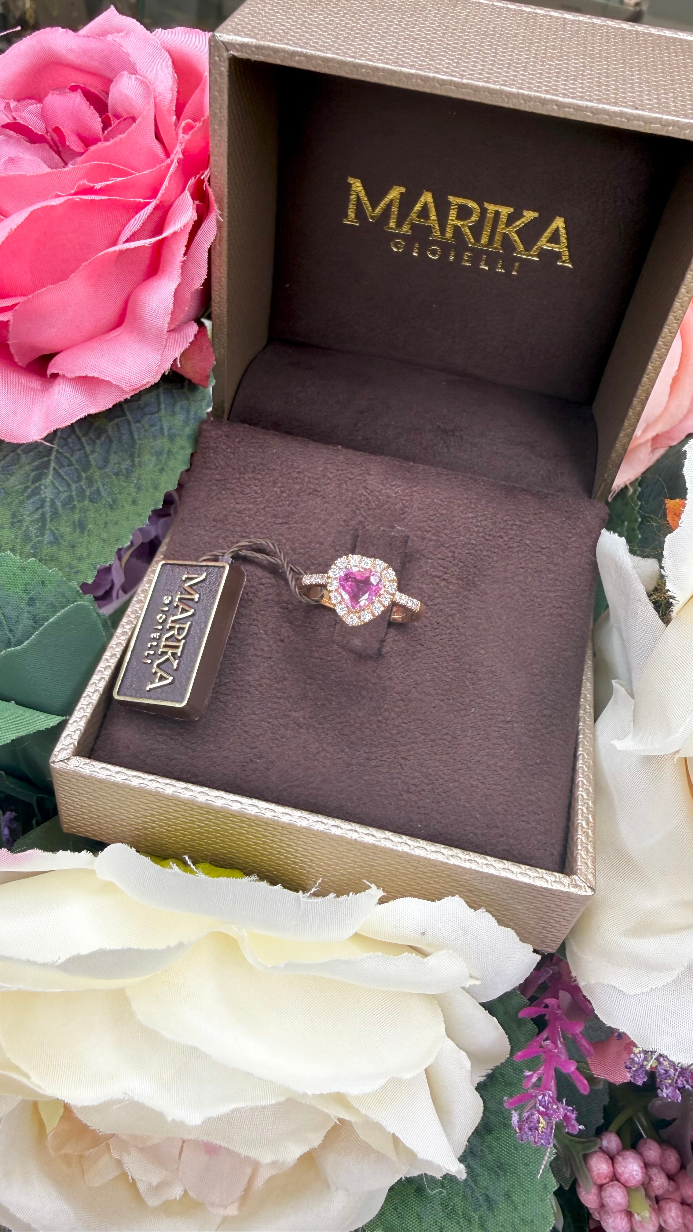 ANELLO CUORE IN ORO ROSA 18KT CON DIAMANTI E ZAFFIRO ROSA
