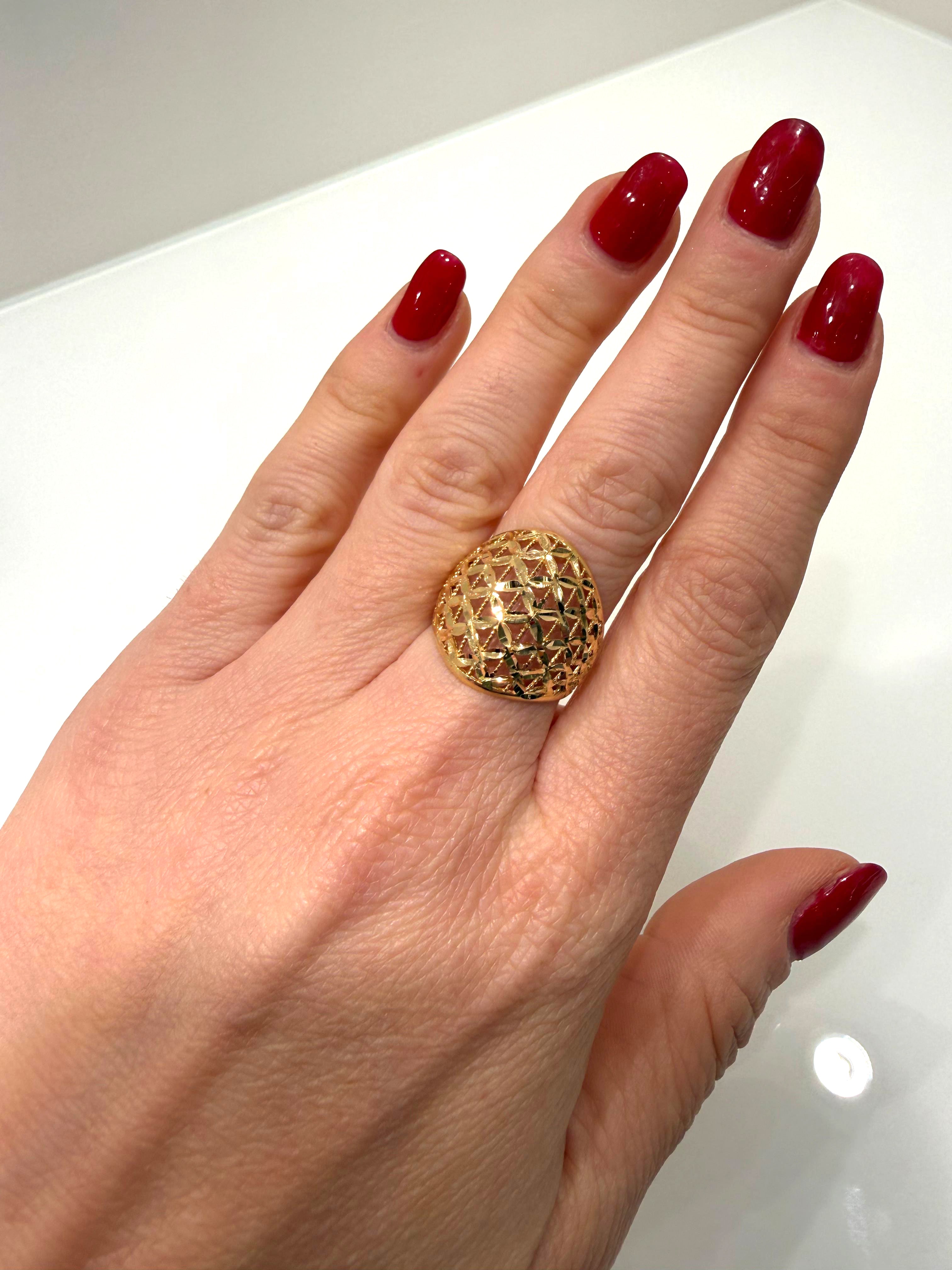 Anello traforato in oro giallo 18KT (750) design intrecciato – Made in Italy