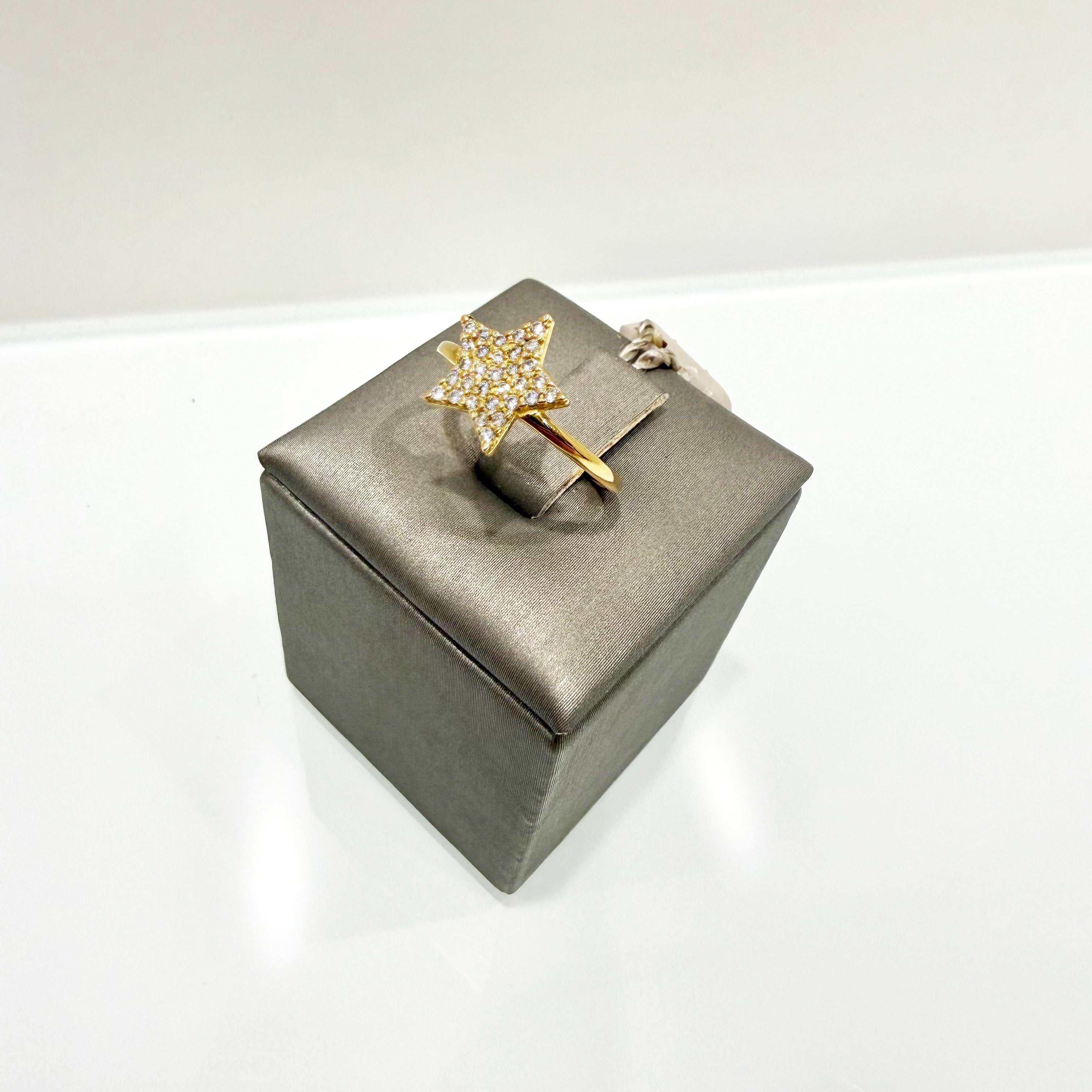 Anello stella con pavé di zirconi in oro giallo 18KT (750) – Made in Italy