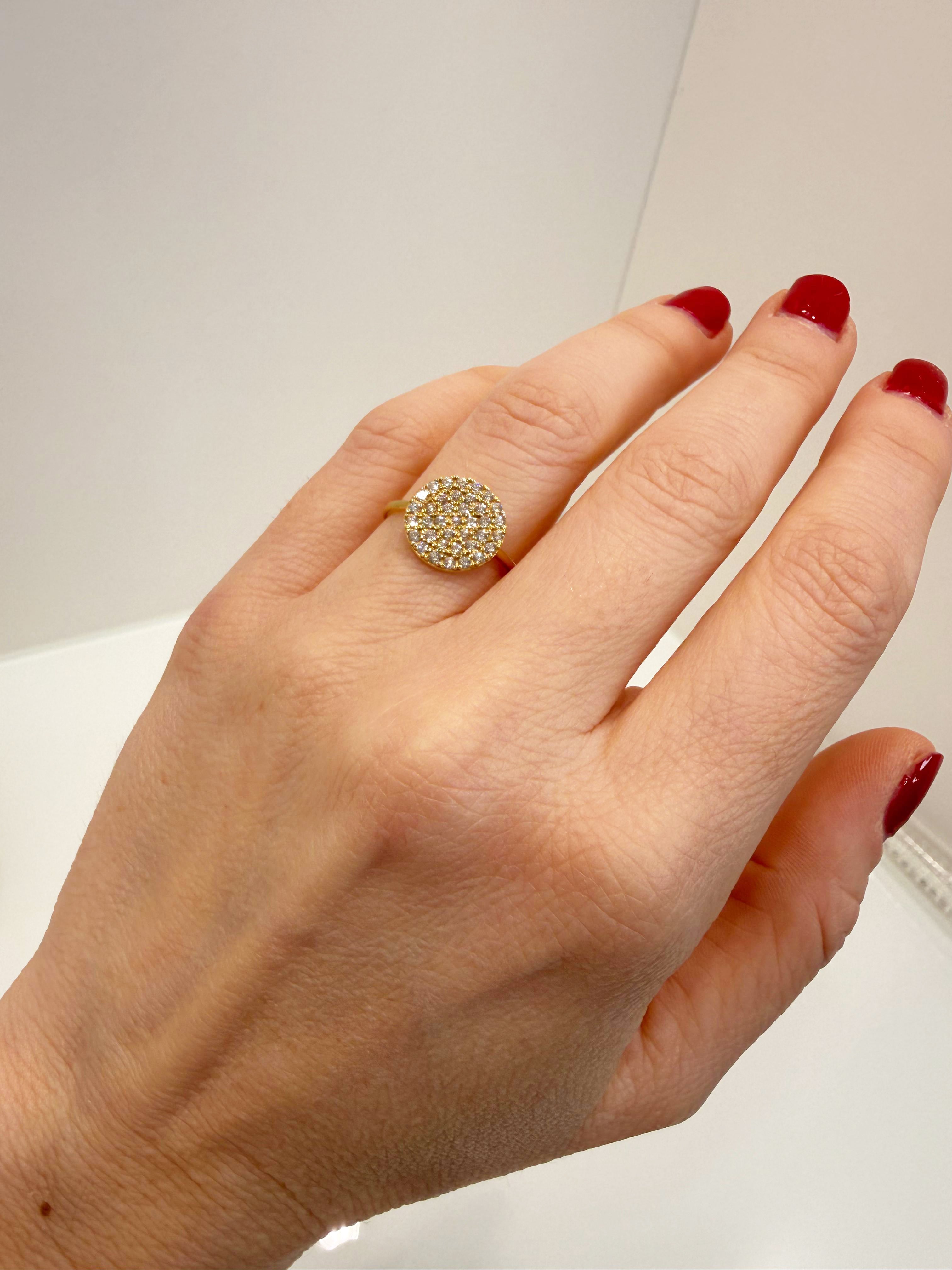 Anello tondo pavé in oro giallo 18KT (750) con zirconi bianchi – Made in Italy