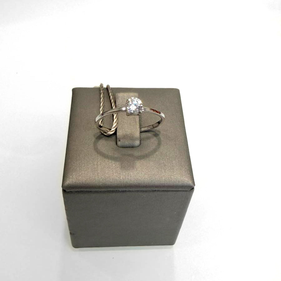 Anello Solitario con Zircone in Oro Bianco 18KT (750)