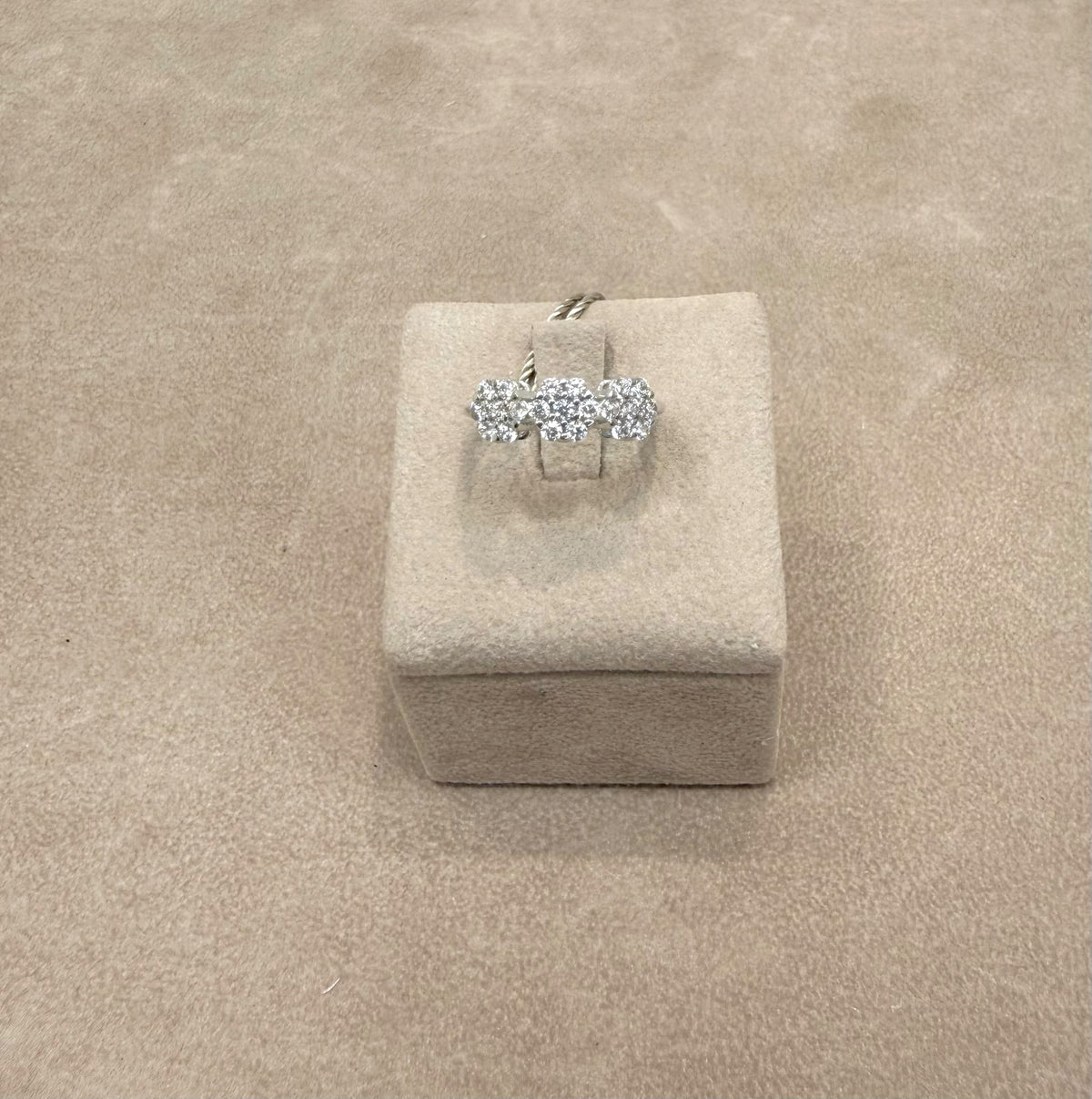 ANELLO TRILOGY IN ORO BIANCO 18 KT (750) CON ZIRCONI