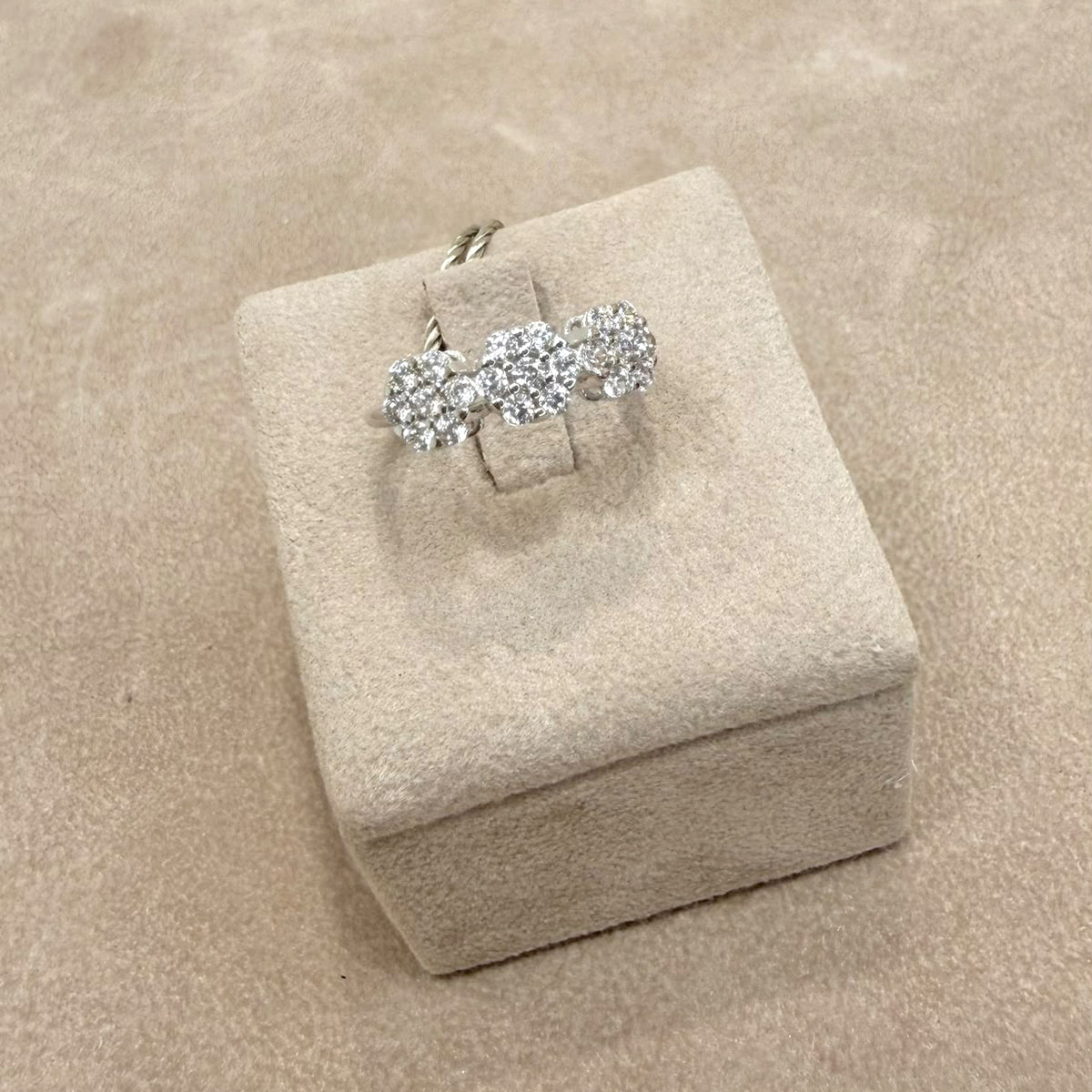 ANELLO TRILOGY IN ORO BIANCO 18 KT (750) CON ZIRCONI