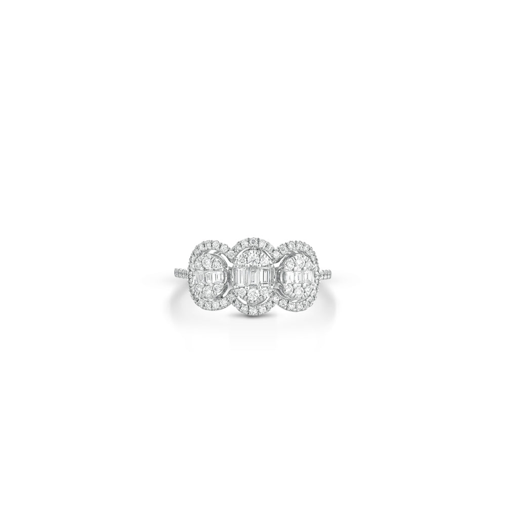ANELLO TRILOGY IN ORO BIANCO 18KT CON DIAMANTI E BAGUETTE