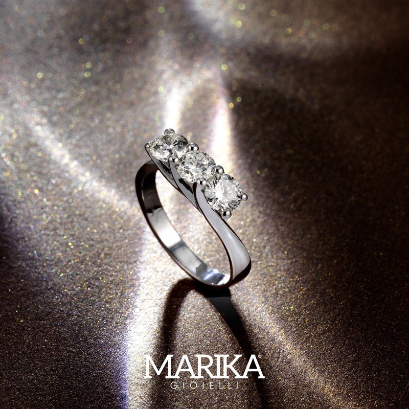 ANELLO TRILOGY IN ORO BIANCO 18 CARATI E DIAMANTI