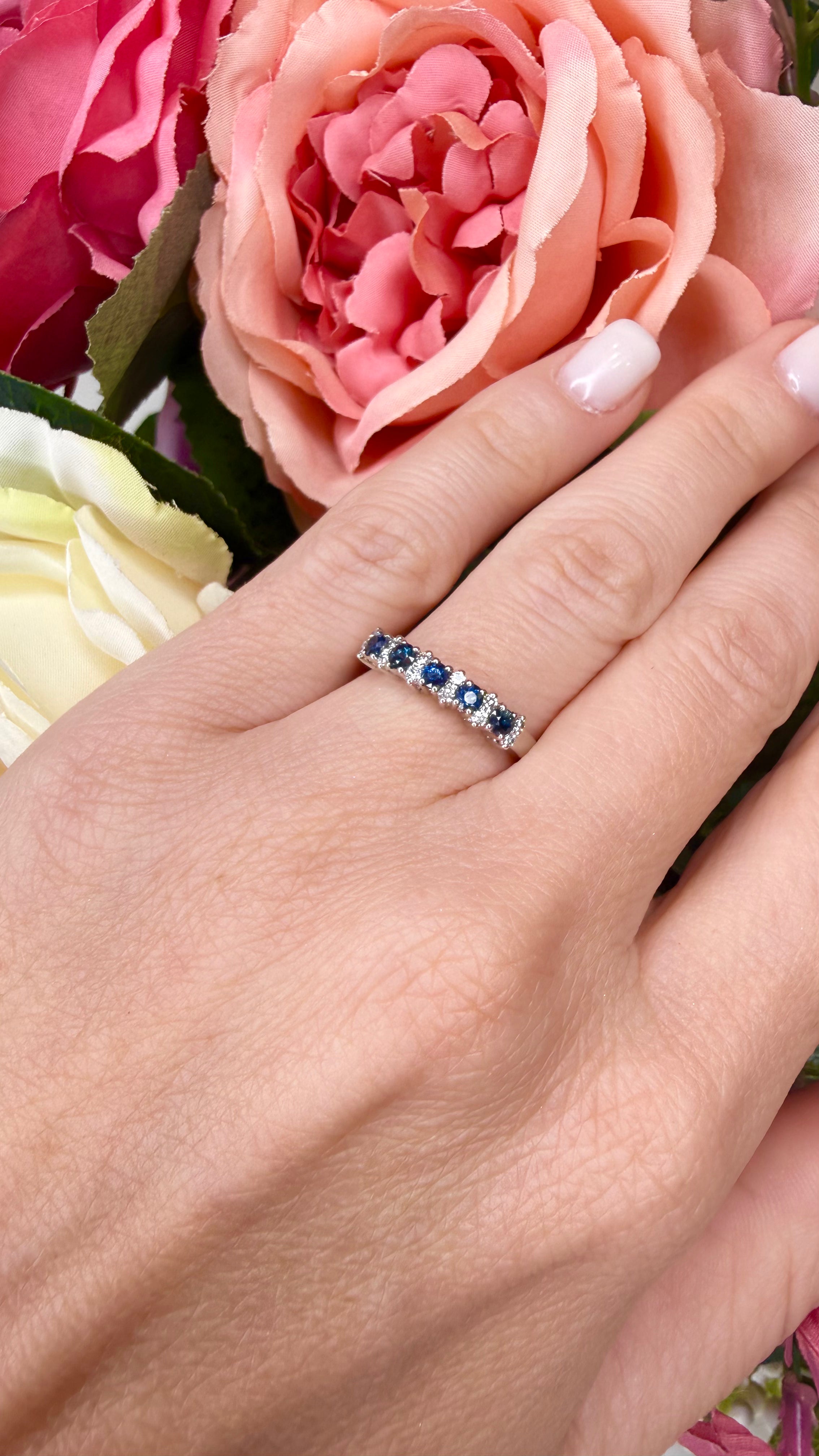 ANELLO VERETTA IN ORO BIANCO 18 CARATI DIAMANTI E ZAFFIRI