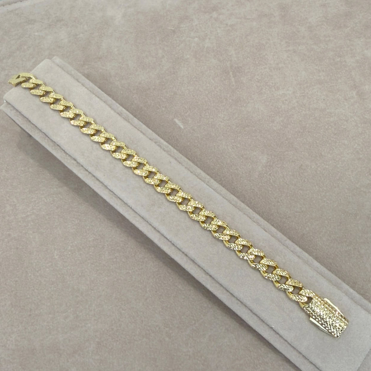 BRACCIALE GROUMETTE LAVORATA IN ORO GIALLO 18 KT (750)