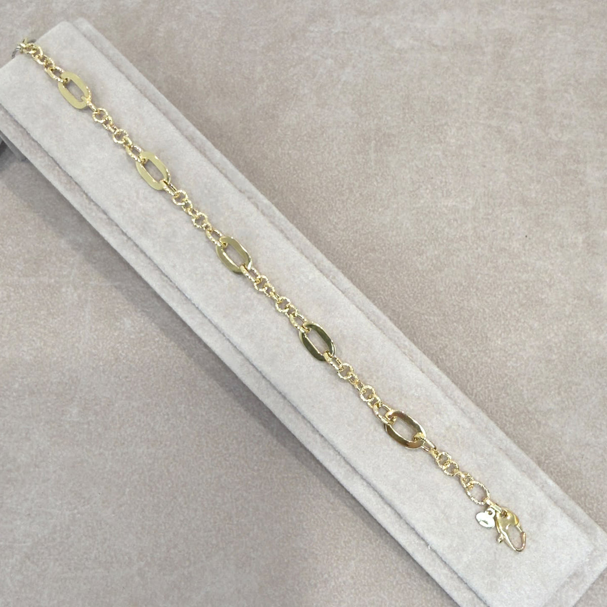 BRACCIALE A MAGLIE OVALI IN ORO GIALLO 18 KT (750)
