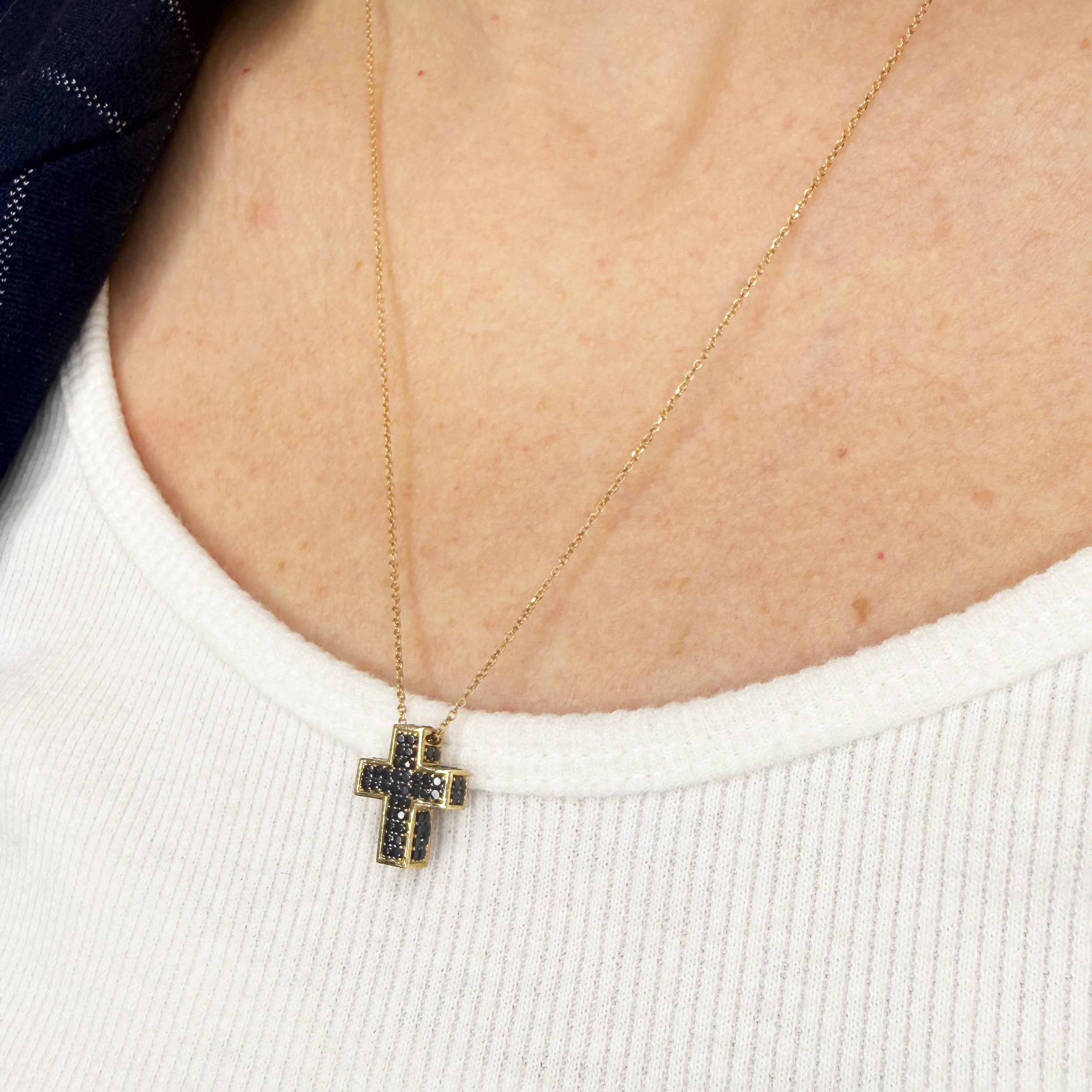 Collana con croce e zirconi neri in oro giallo 18KT (750) – Made in Italy