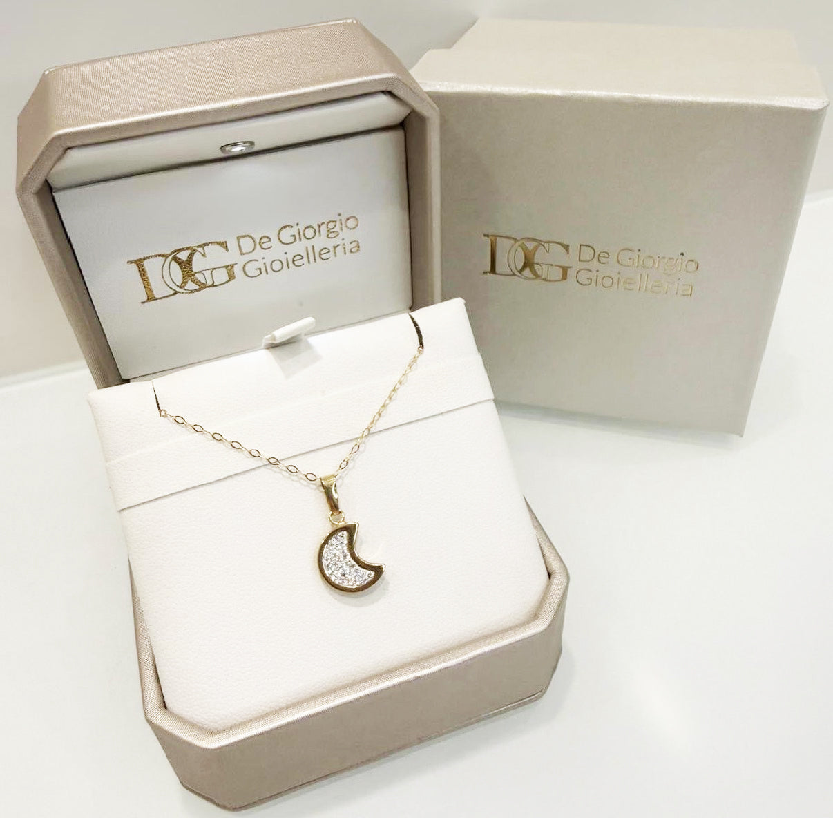 Collana con ciondolo luna e zirconi in oro giallo 18KT (750) – Made in Italy