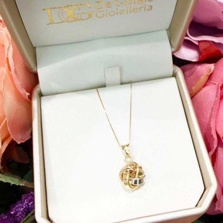 Collana con Ciondolo Nodo Intrecciati in Oro Giallo 18 KT