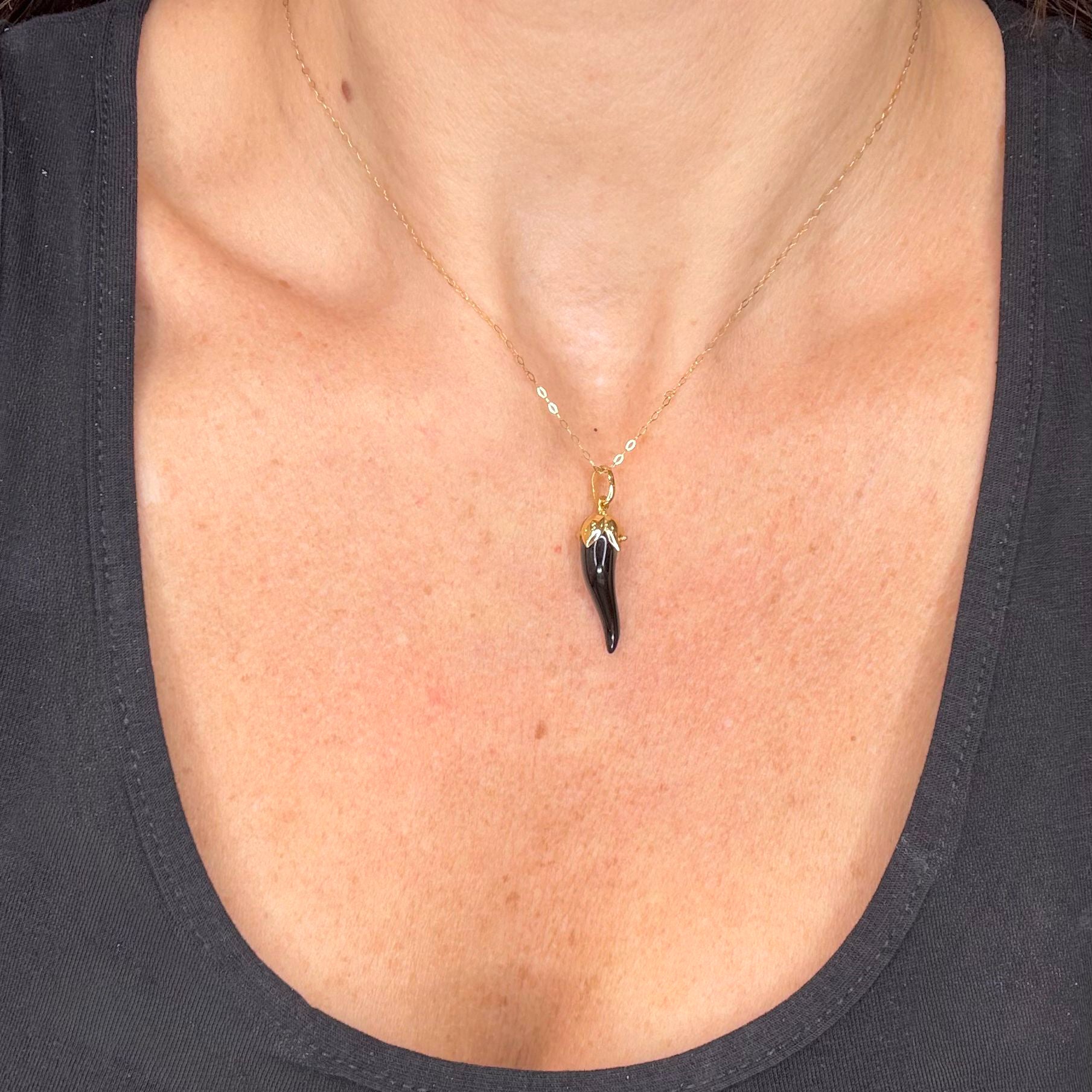 Collana con Cornetto Nero in Oro Giallo 18 KT