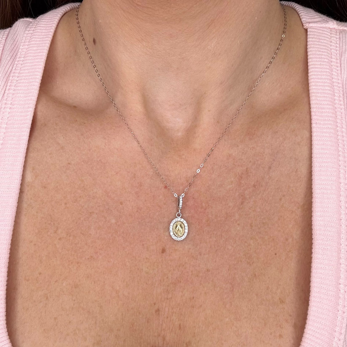 COLLANA CON MEDAGLIA MADONNA BICOLORE E ZIRCONI IN ORO 18 KT