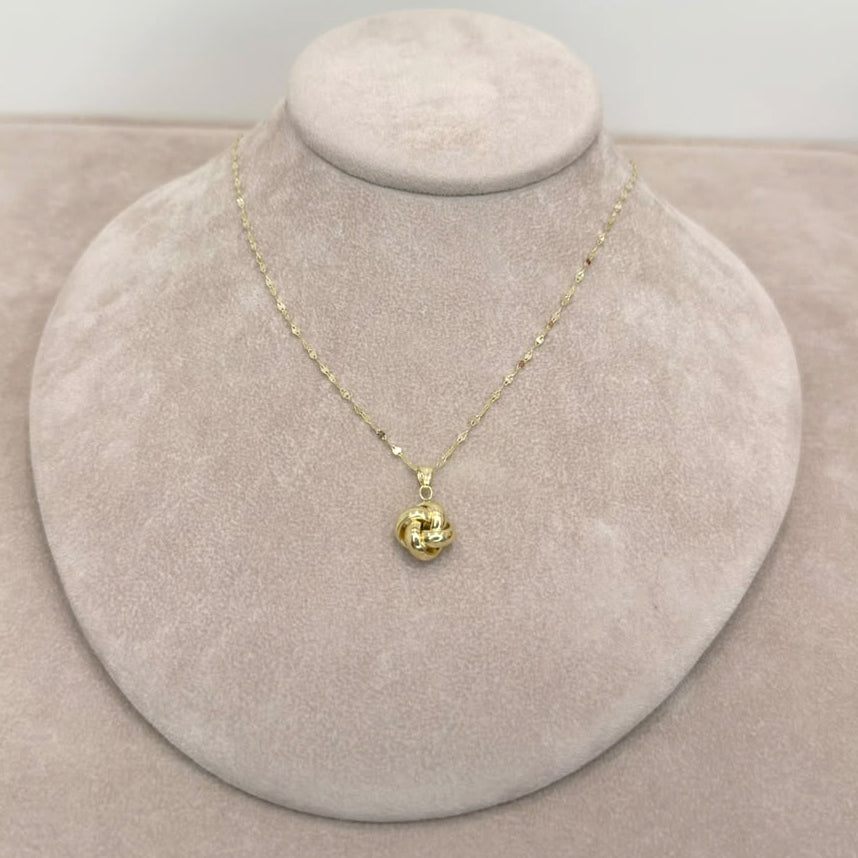 COLLANA CON PENDENTE NODO BOMBATO INTRECCIATO IN ORO GIALLO 18 KT