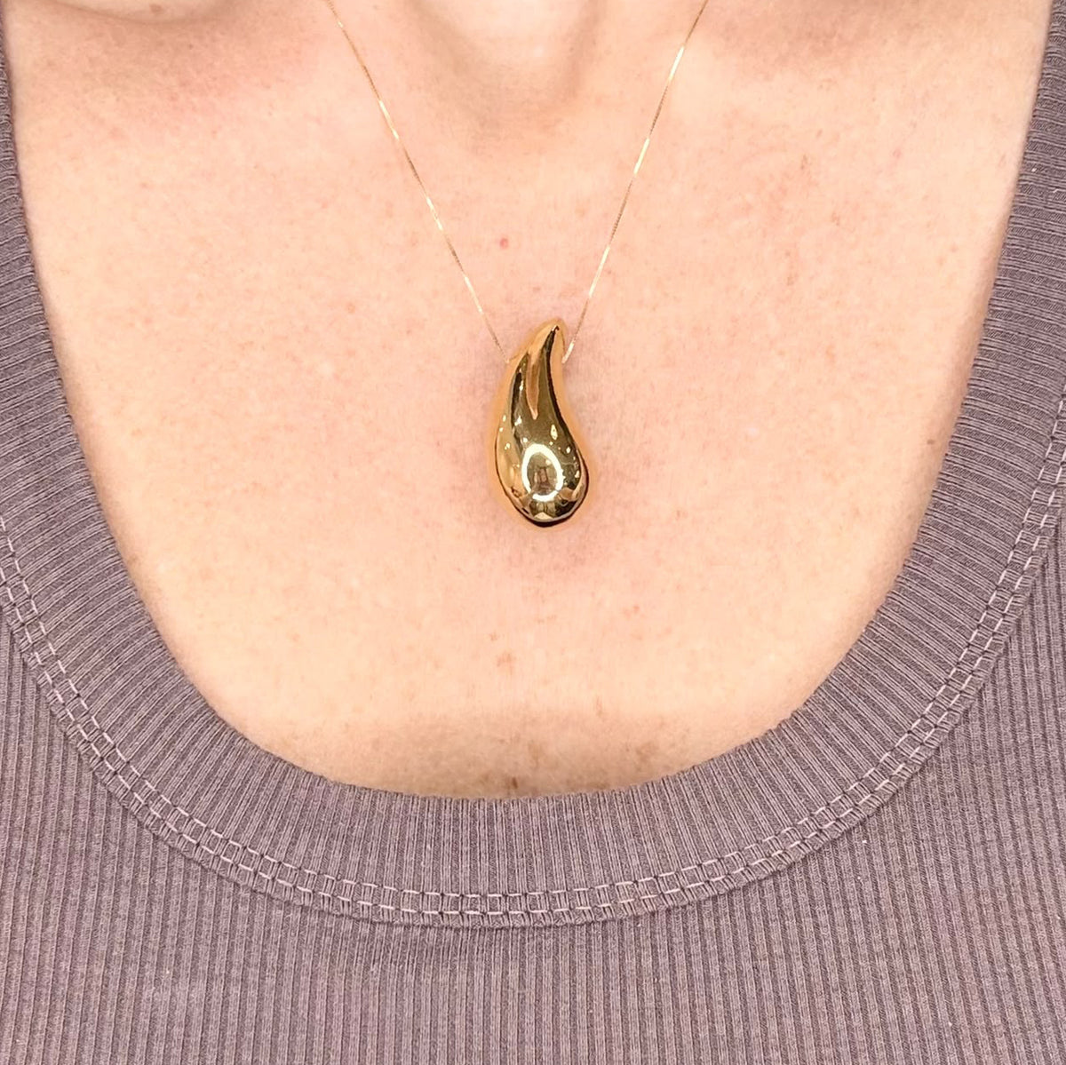 COLLANA IN ORO GIALLO 18 KT (750) CON PENDENTE A GOCCIA