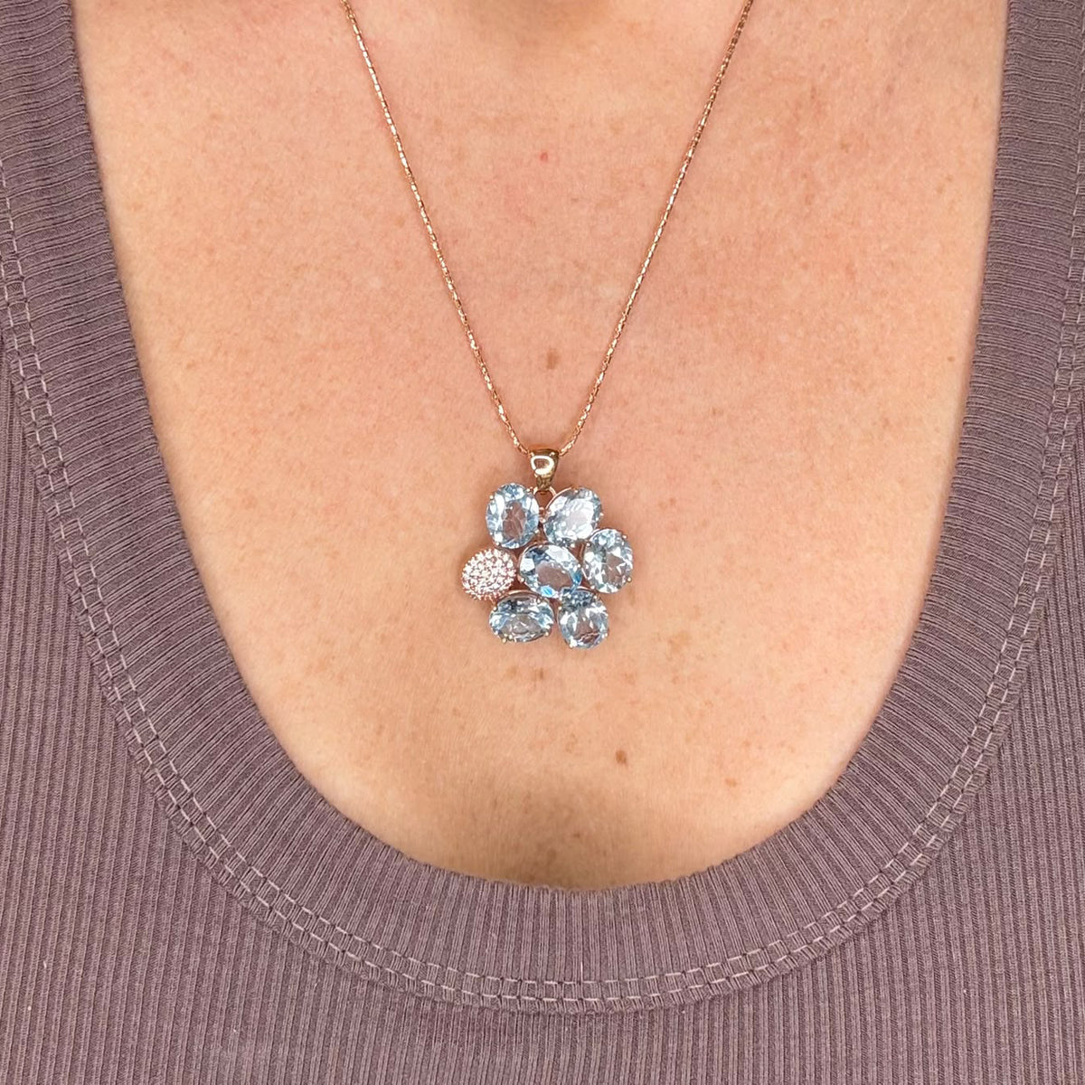 COLLANA IN ORO ROSA 18 KT (750) CON PIETRE AZZURRE E BIANCHE