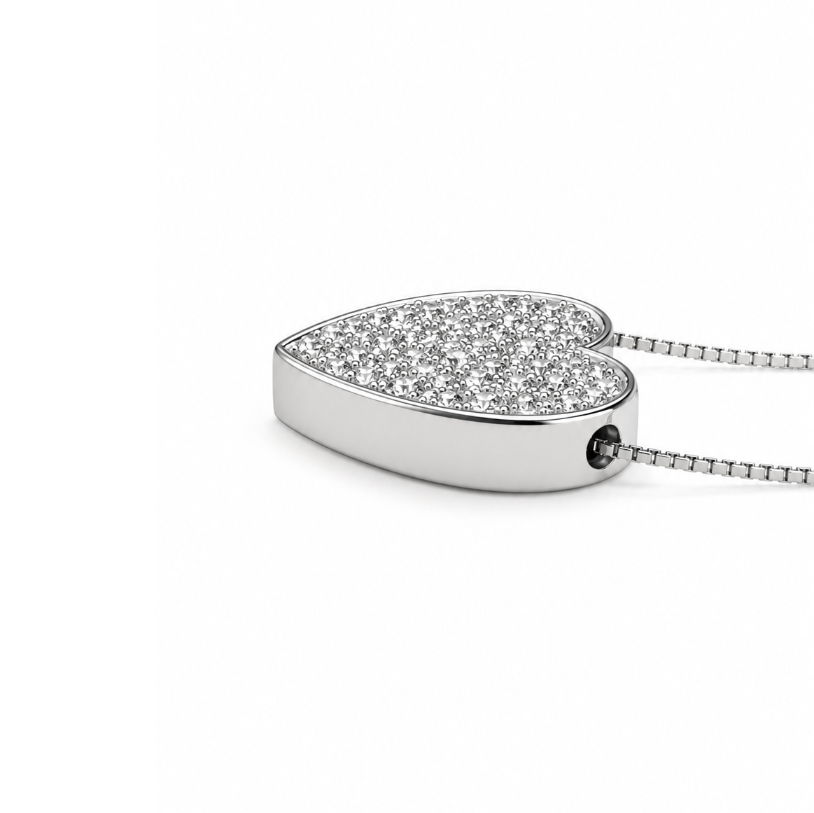 COLLANA CON CUORE IN ORO BIANCO 18 CARATI E DIAMANTI
