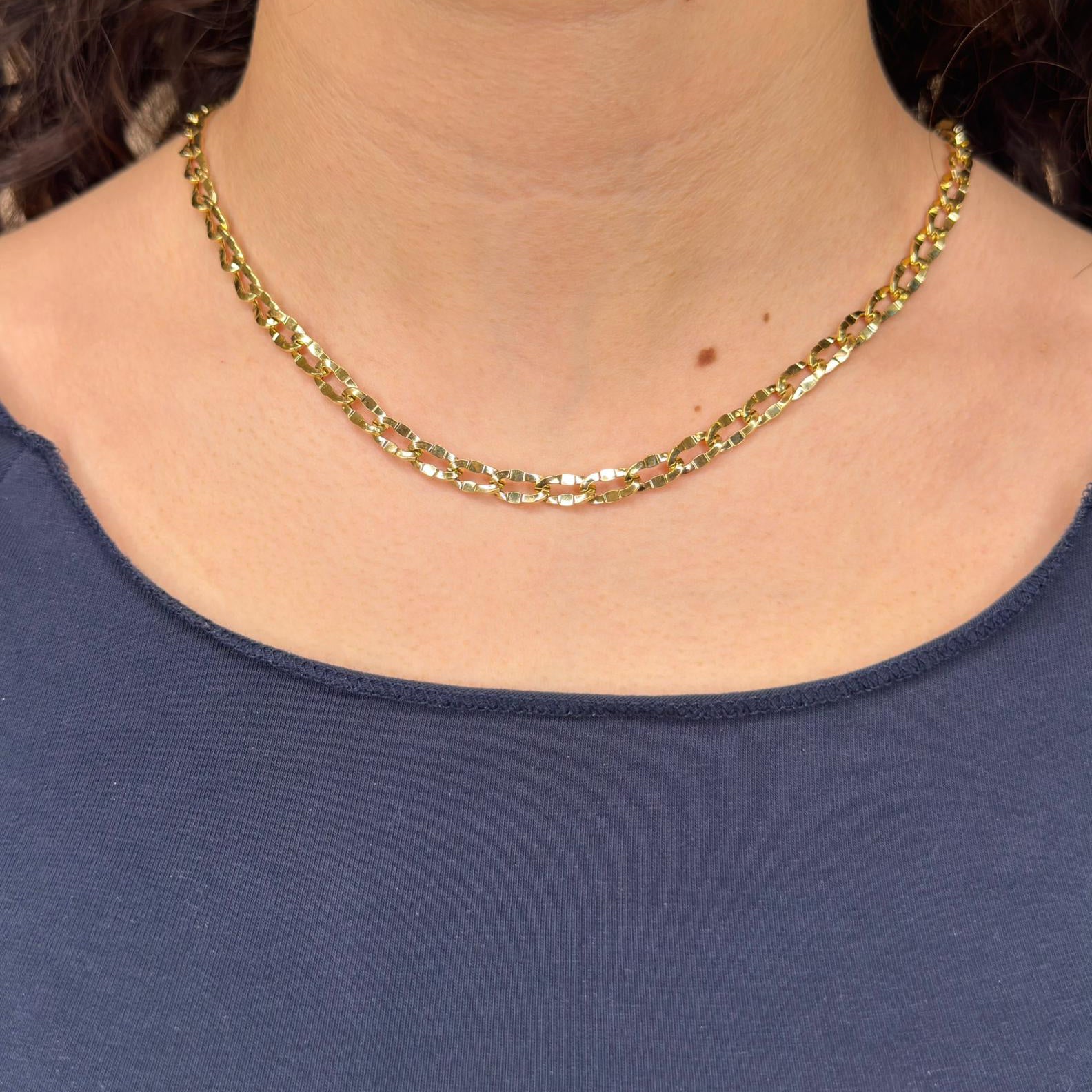 Collana con Maglie Geometriche Sfaccettate in Oro Giallo 18 KT