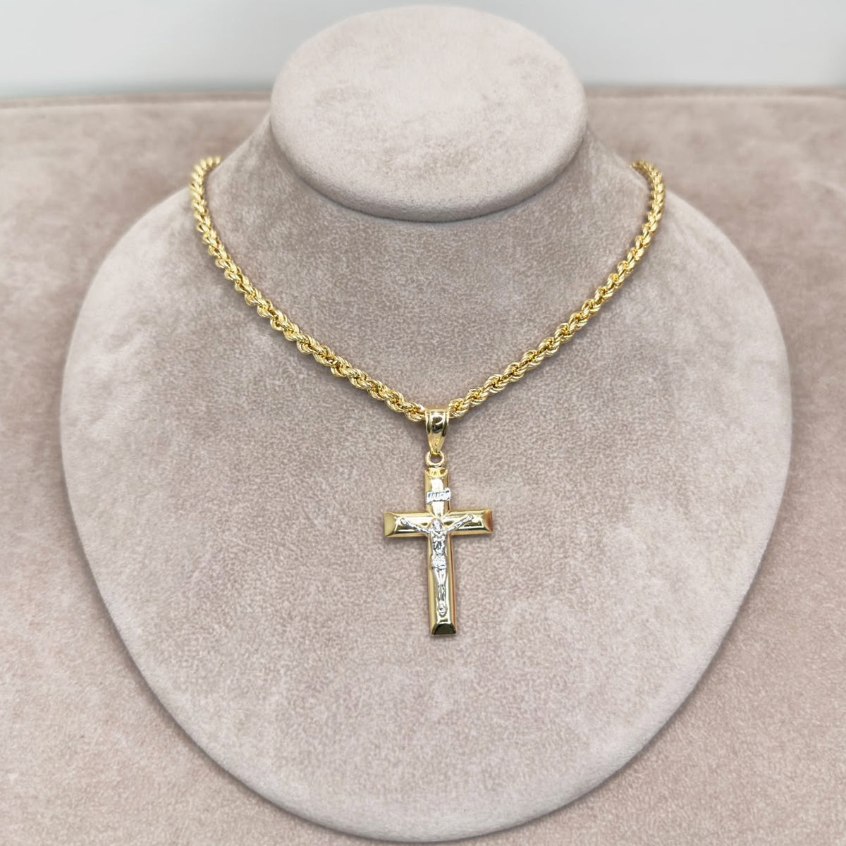 COLLANA UOMO CON CROCIFISSO BICOLORE IN ORO 18 KT (750)