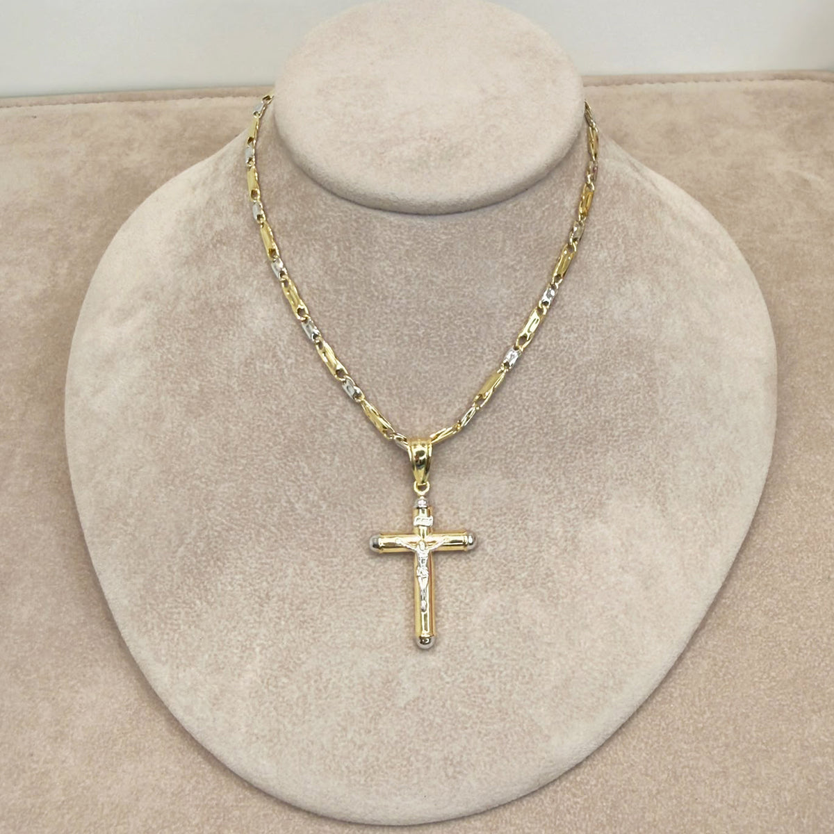 COLLANA UOMO CON CROCIFISSO BICOLORE IN ORO 18 KT (750)