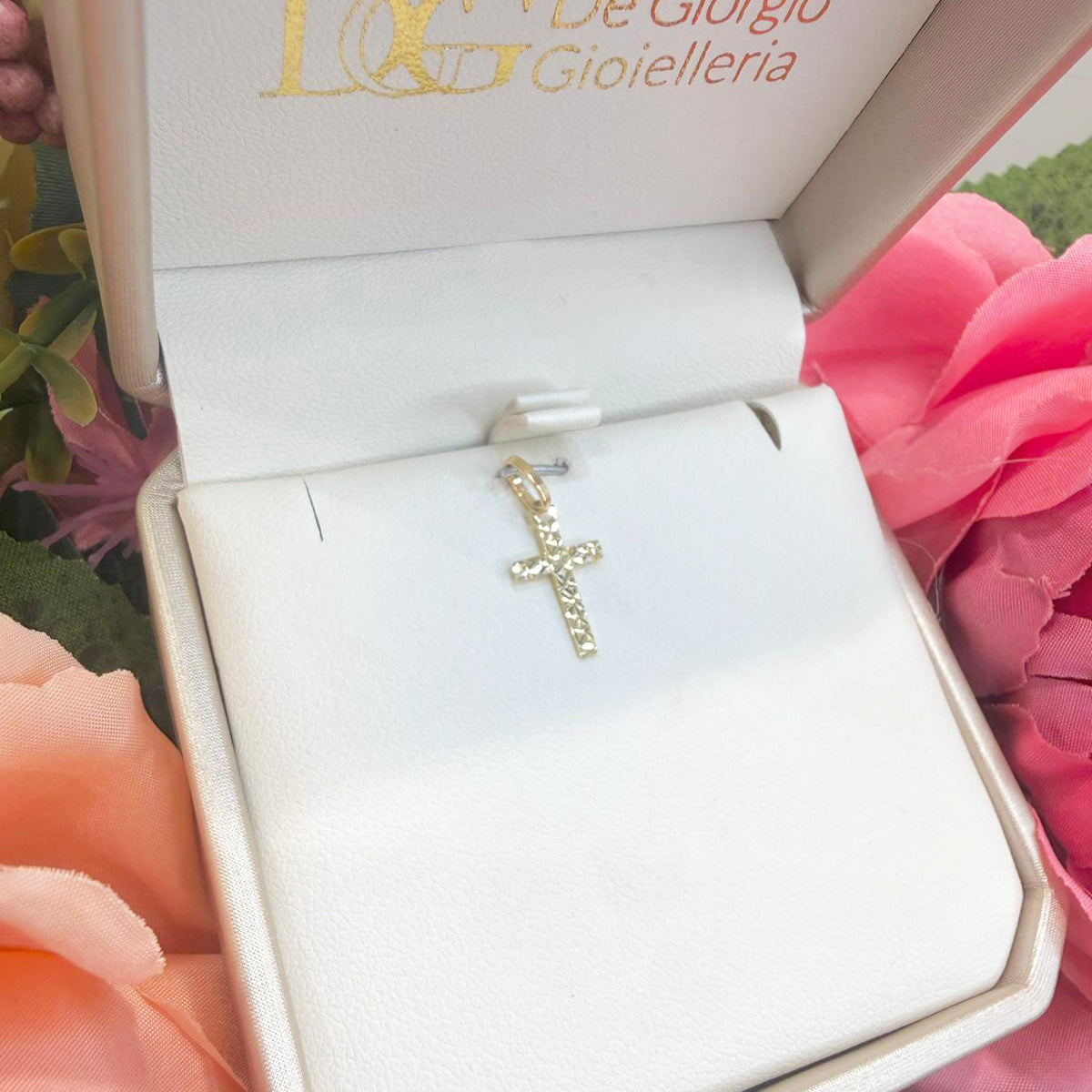 Ciondolo croce unisex in oro giallo (750) con lavorazione diamantata