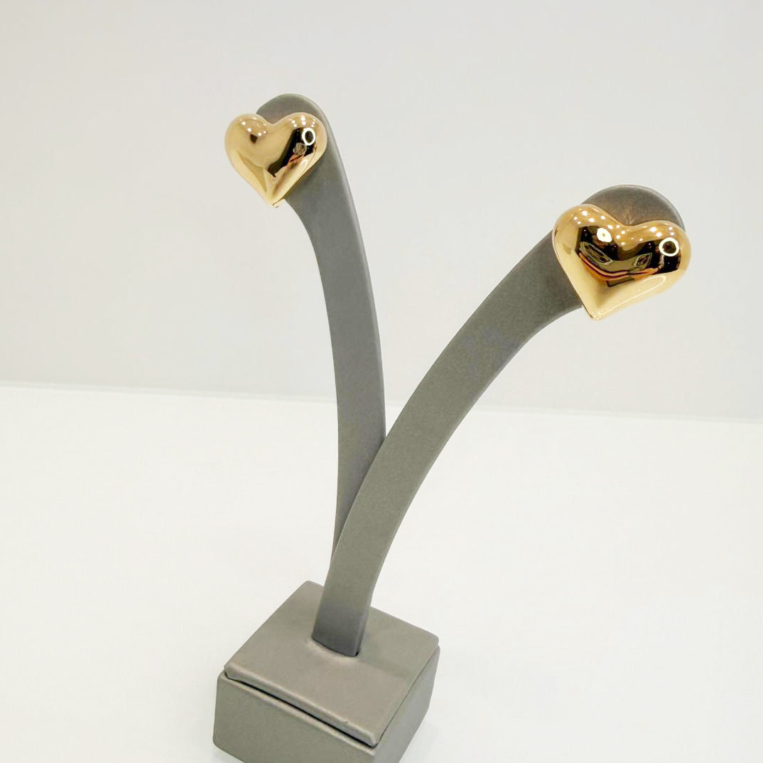 Orecchini a lobo cuore bombato in oro giallo 18KT (750)