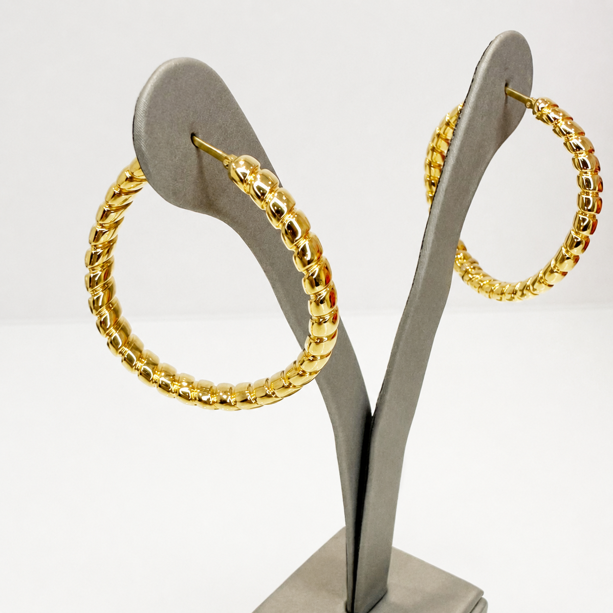Orecchini cerchio bombati in oro giallo 18 KT (750)