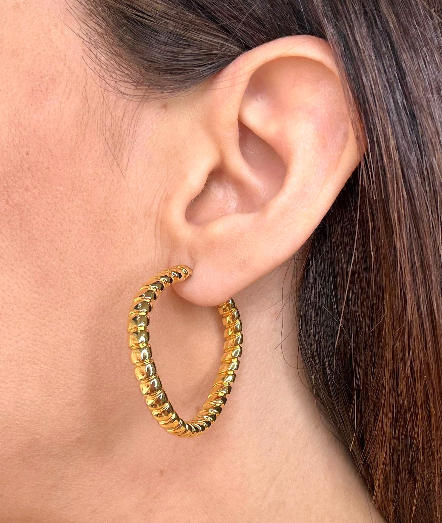 Orecchini cerchio bombati in oro giallo 18 KT (750)