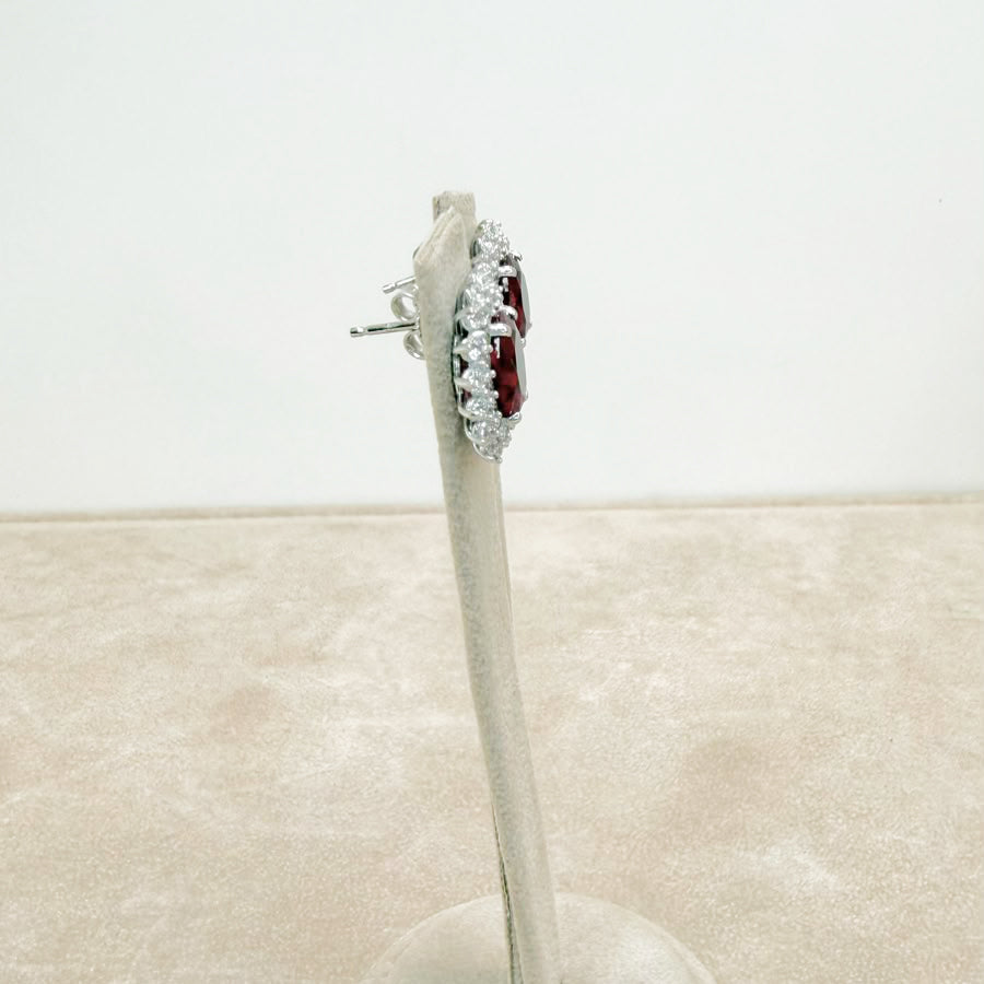 ORECCHINI IN ORO BIANCO 18 KT (750) CON PIETRA ROSSA E ZIRCONI