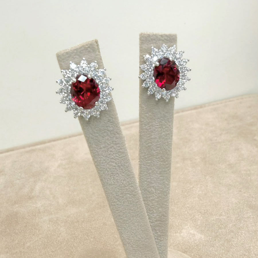 ORECCHINI IN ORO BIANCO 18 KT (750) CON PIETRA ROSSA E ZIRCONI