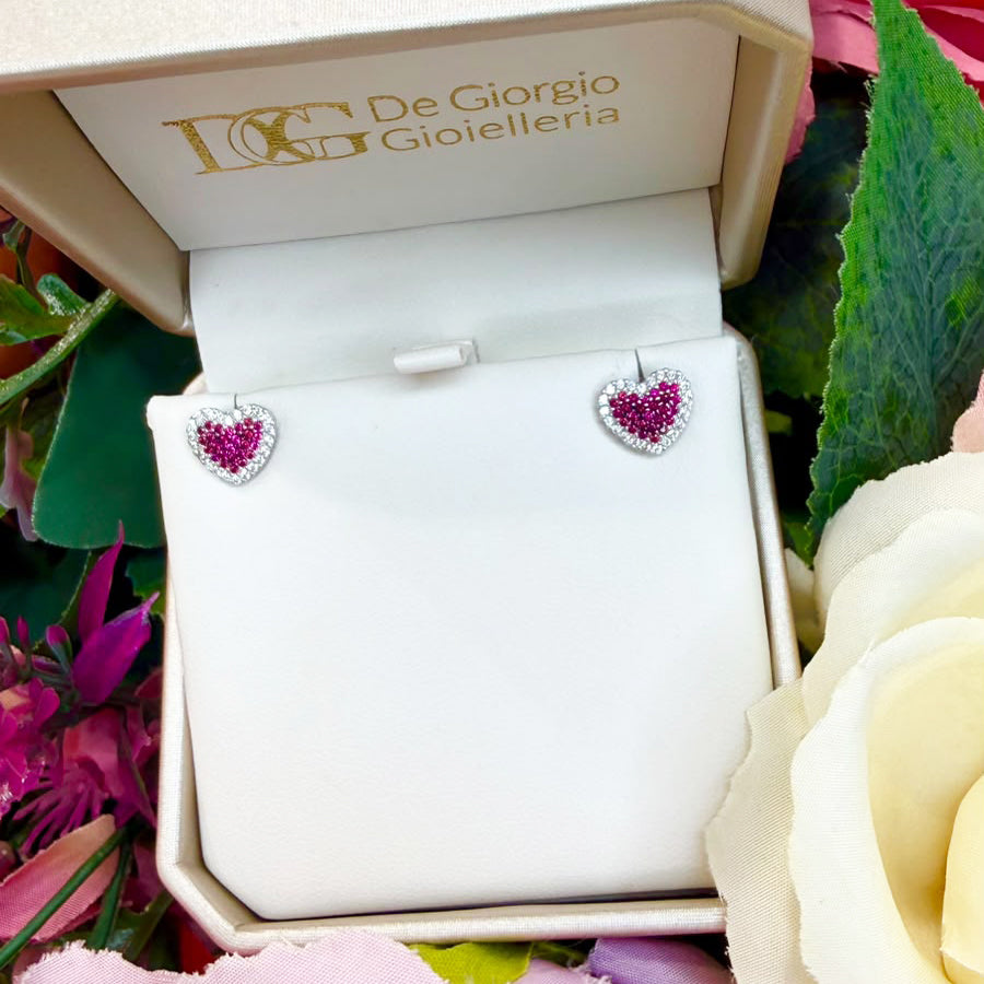 ORECCHINI CUORE CON PIETRE ROSSE E ZIRCONI IN ORO BIANCO 18 KT (750)
