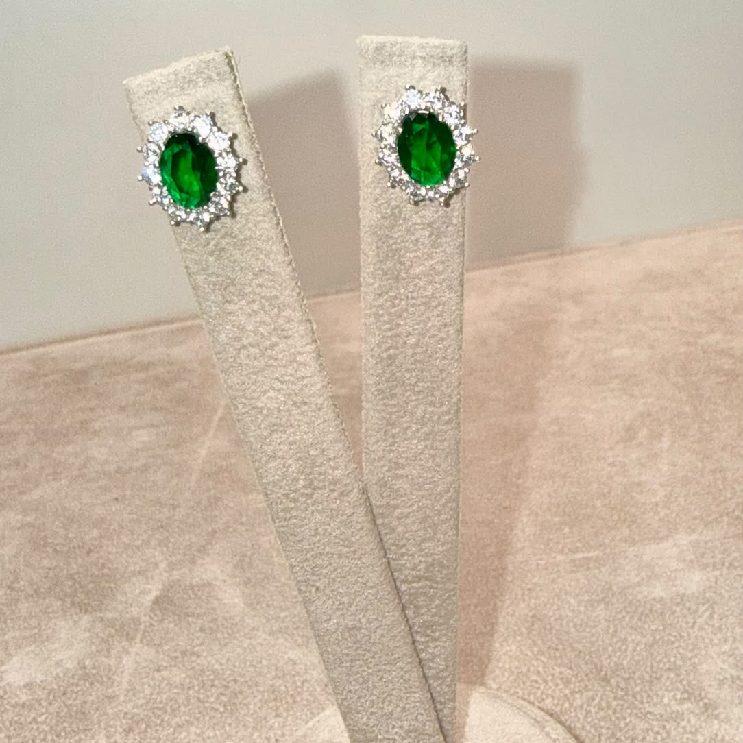 ORECCHINI CON PIETRA VERDE E ZIRCONI IN ORO BIANCO 18 KT (750)