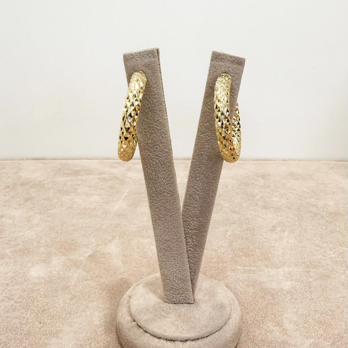 ORECCHINI A CERCHIO SFACCETTATI IN ORO GIALLO 18 KT (750)