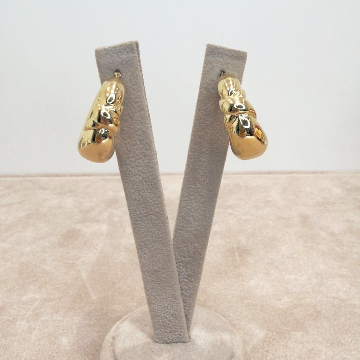 ORECCHINI A CERCHIO BOMBATO ONDULATO IN ORO GIALLO 18 KT (750)
