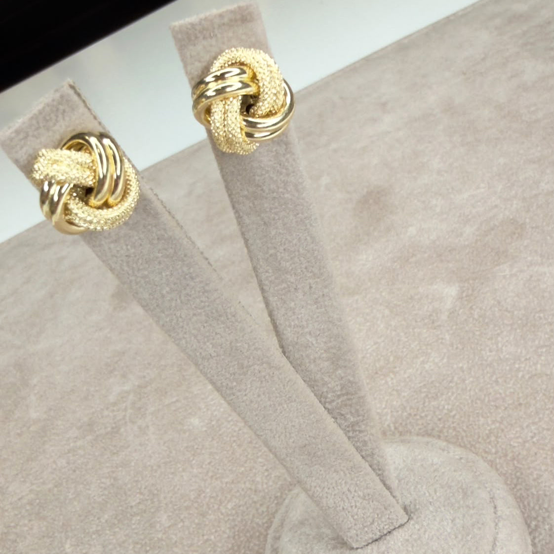 ORECCHINI A NODO IN ORO GIALLO 18 KT (750)