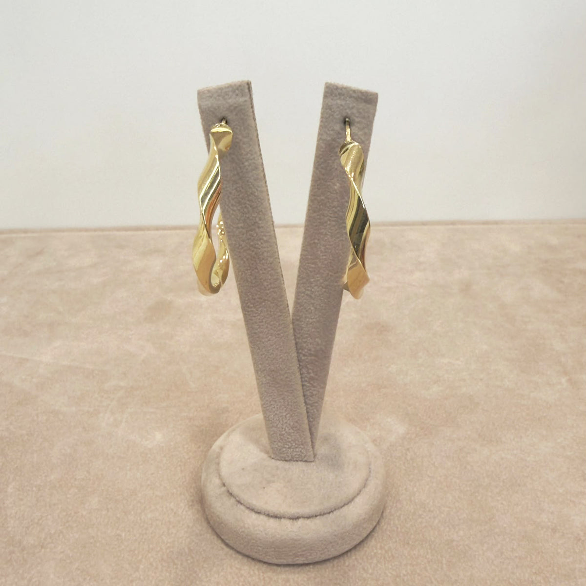 ORECCHINI A CERCHIO ONDULATO IN ORO GIALLO 18 KT (750)