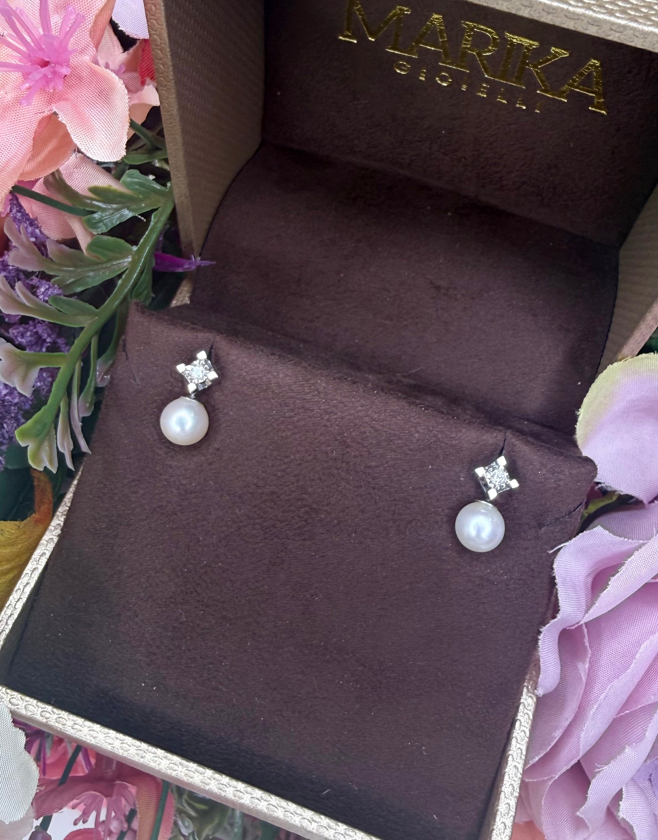 ORECCHINI IN ORO BIANCO 18KT CON DIAMANTI E PERLE
