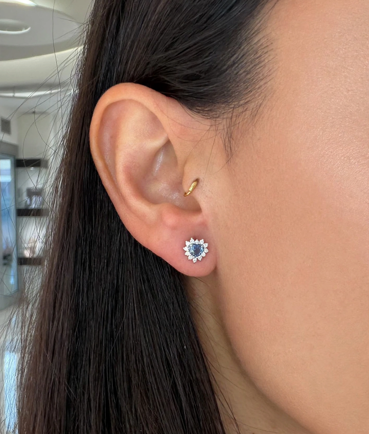 ORECCHINI CUORE IN ORO BIANCO 18KT CON DIAMANTI E ZAFFIRI