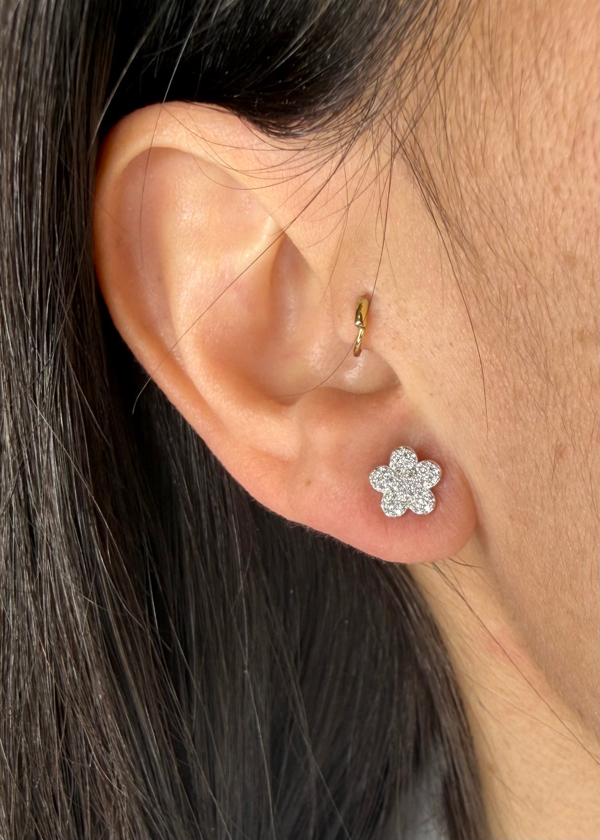 ORECCHINI FIORE CON ZIRCONI PAVÉ IN ARGENTO 925
