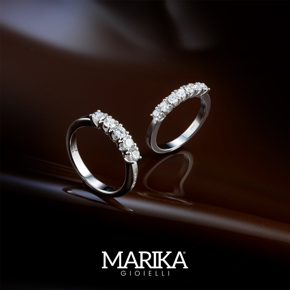 ANELLO VERETTA IN ORO BIANCO 18 CARATI E DIAMANTI