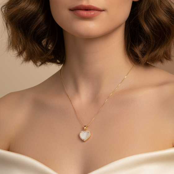 Collana con cuore in madreperla in oro giallo 18KT (750) – Made in Italy