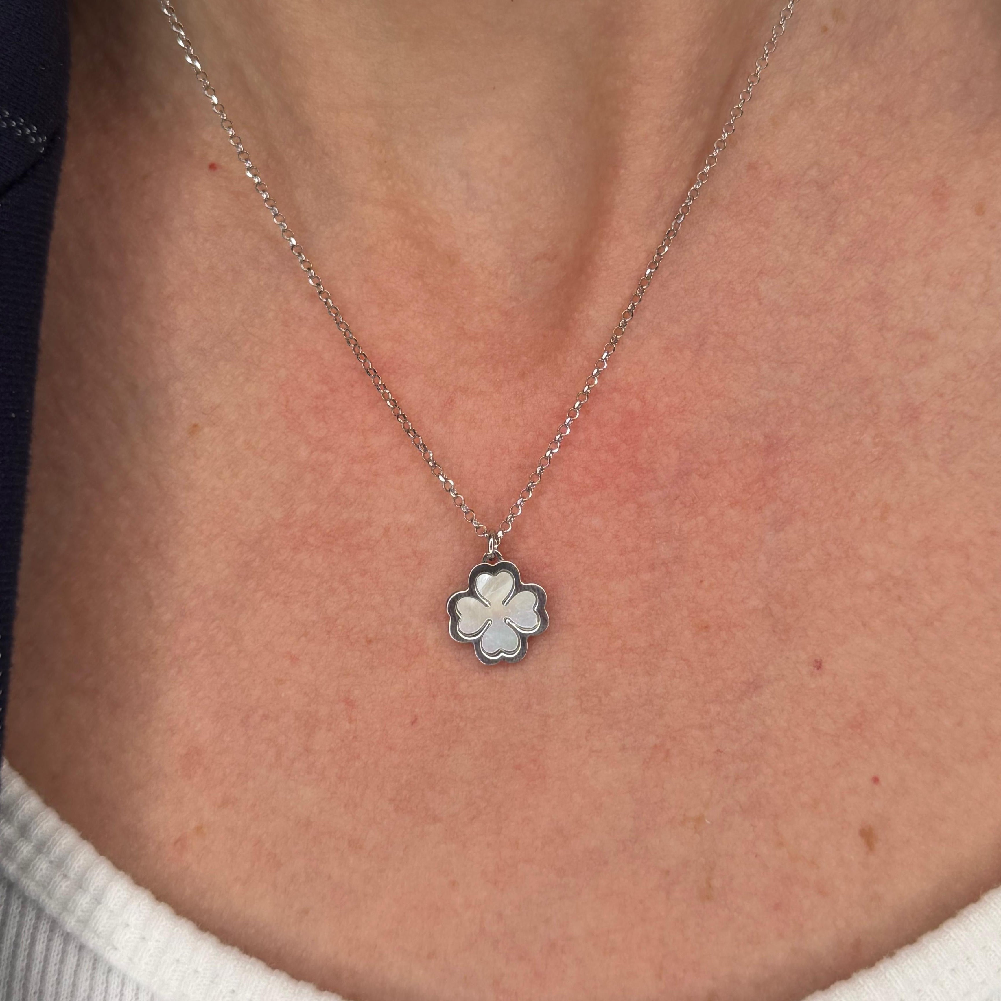 COLLANA QUADRIFOGLIO IN ARGENTO SILVER E MADREPERLA