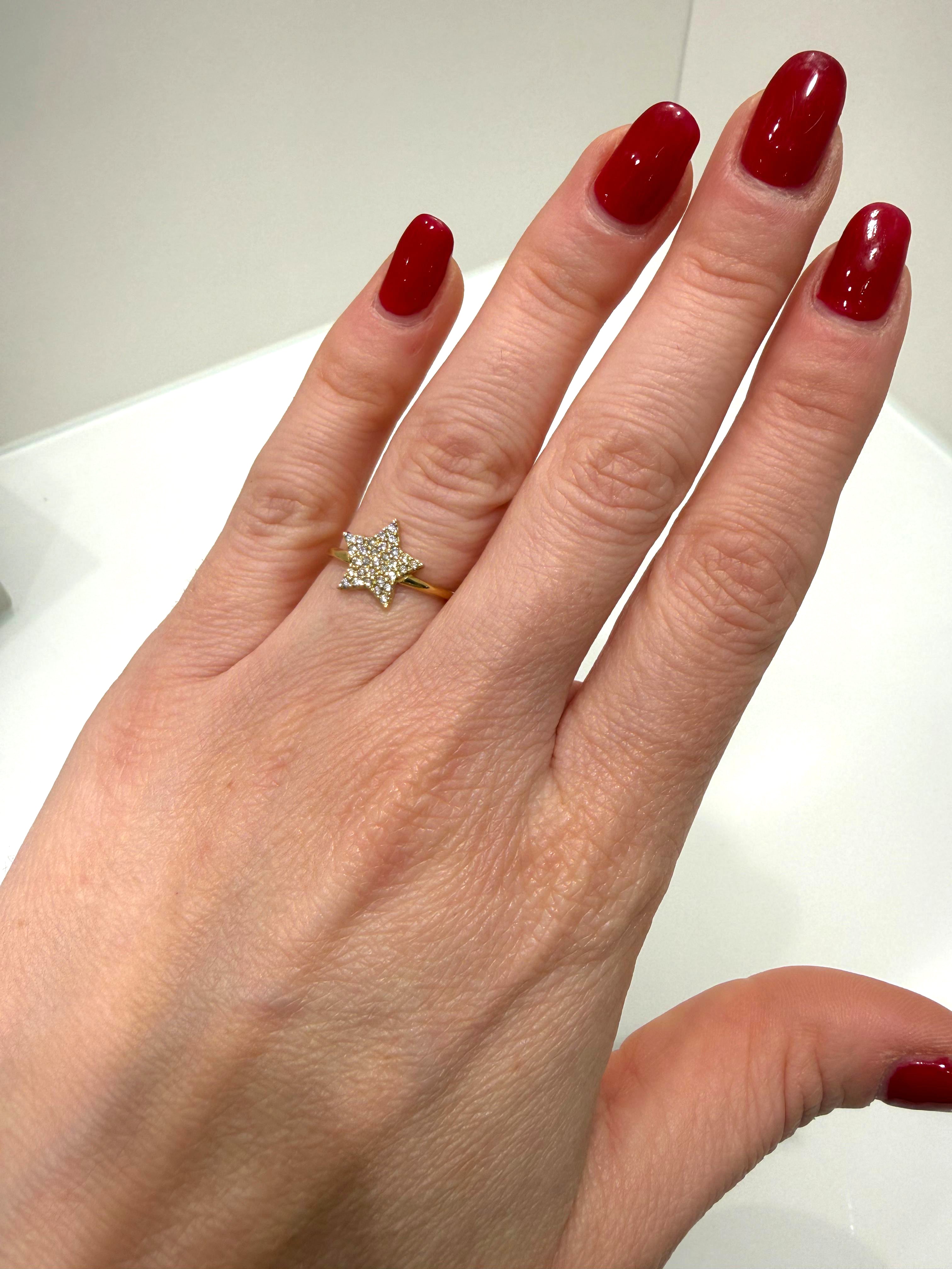 Anello stella con pavé di zirconi in oro giallo 18KT (750) – Made in Italy