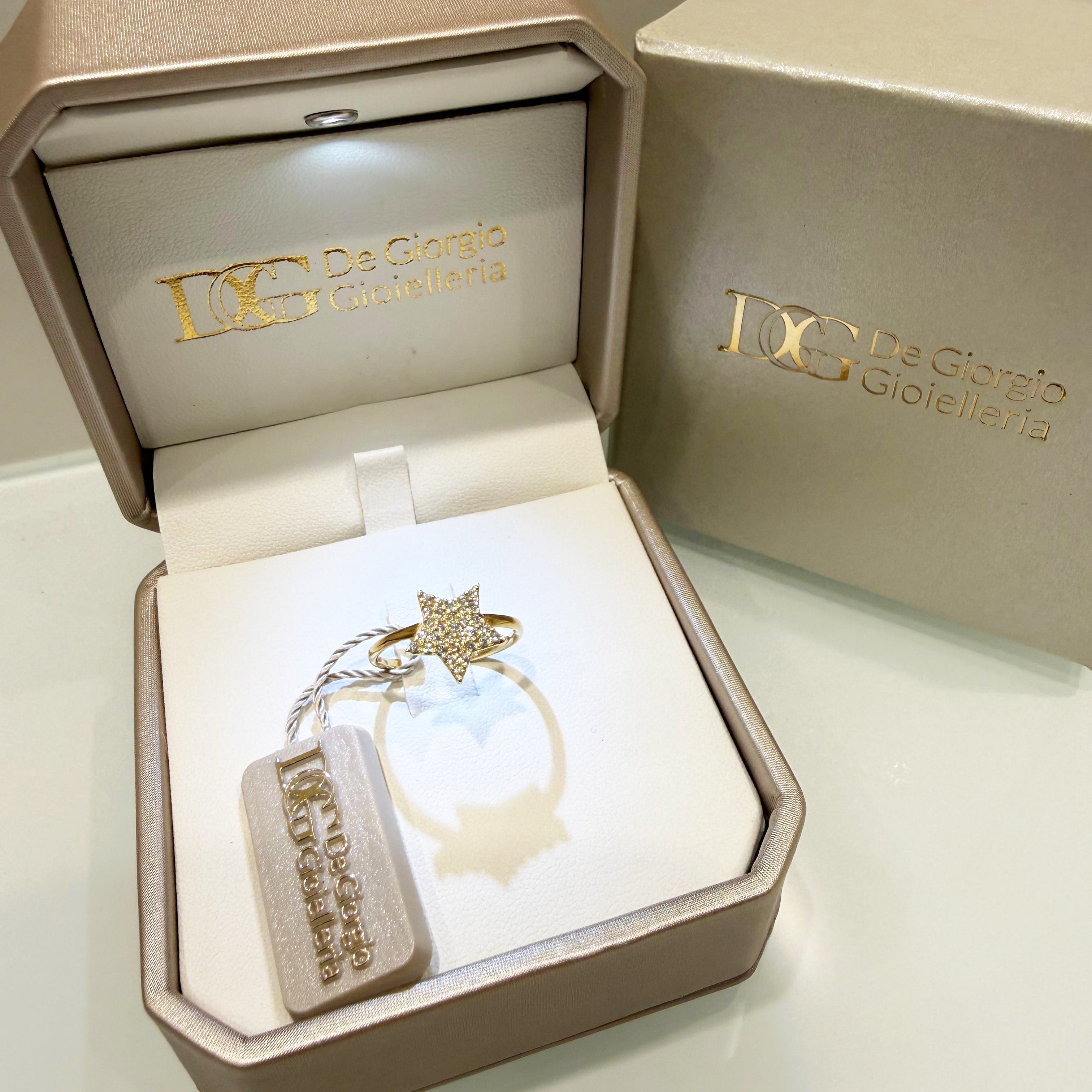 Anello stella con pavé di zirconi in oro giallo 18KT (750) – Made in Italy