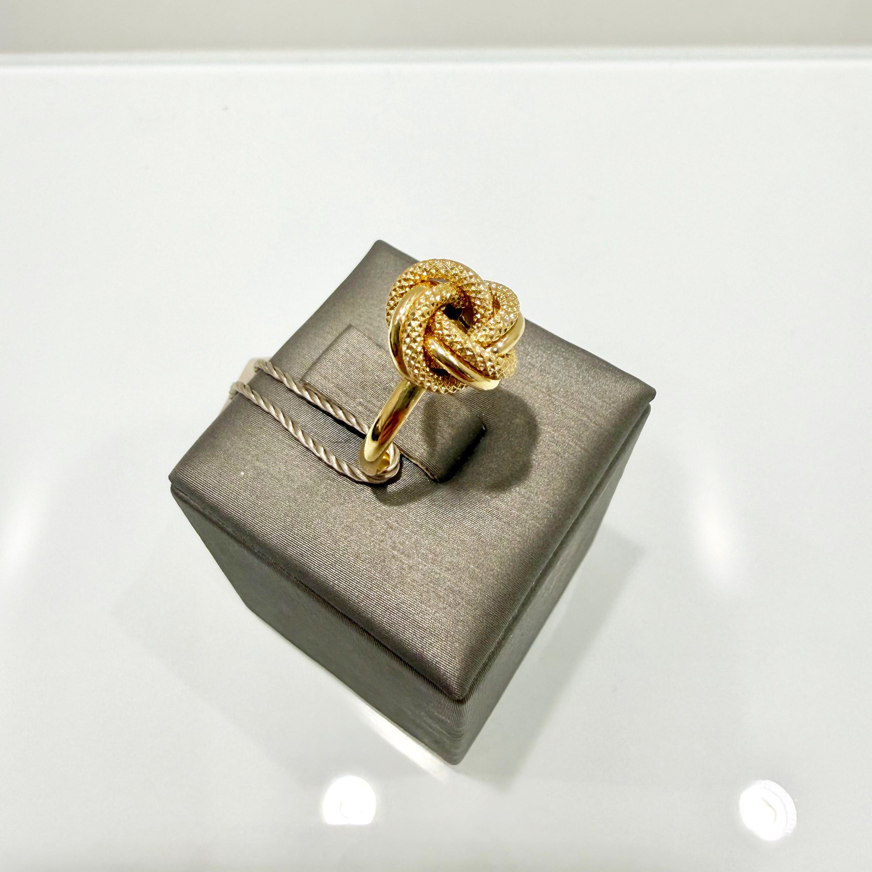 Anello nodo intrecciato in oro giallo 18KT (750) – Made in Italy