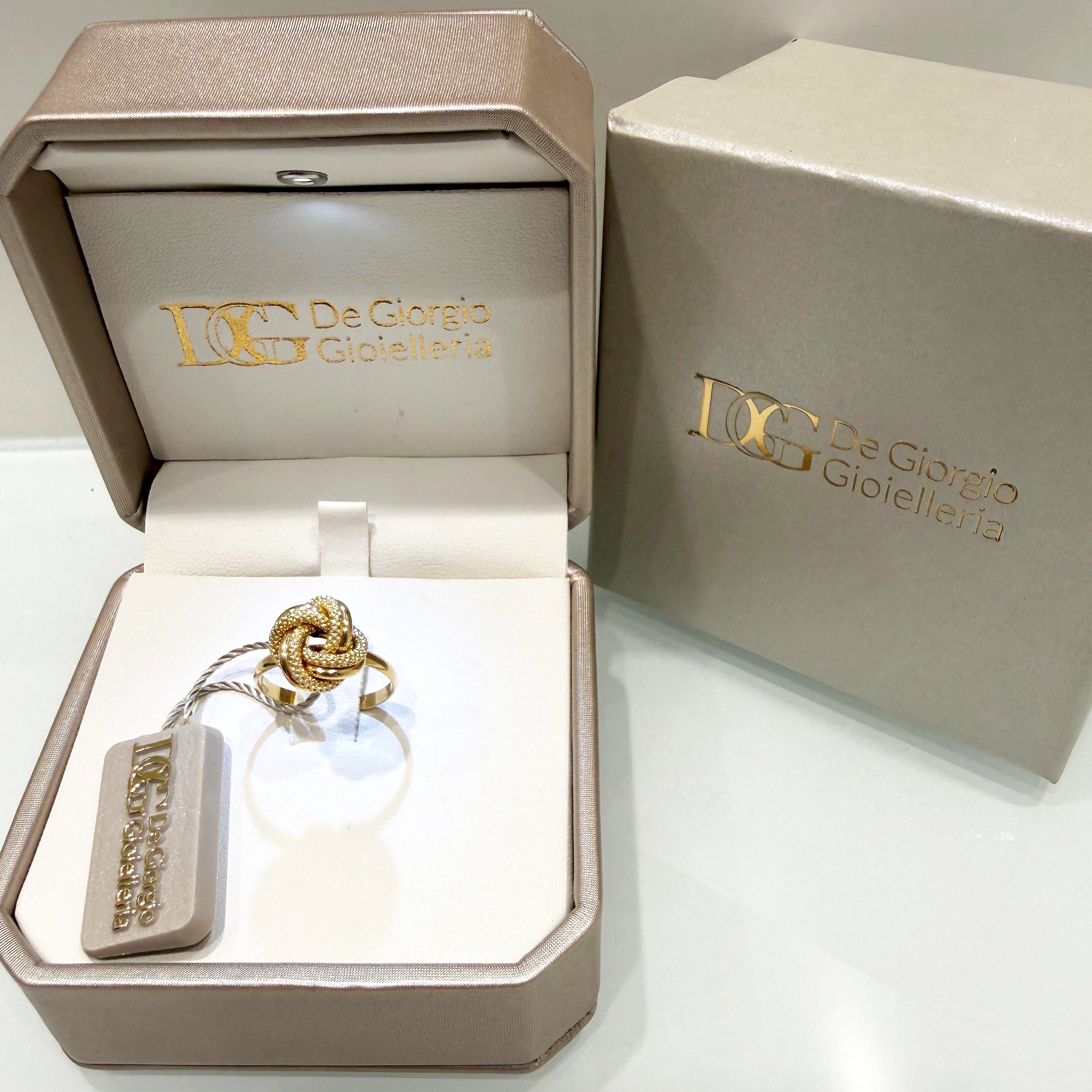 Anello nodo intrecciato in oro giallo 18KT (750) – Made in Italy