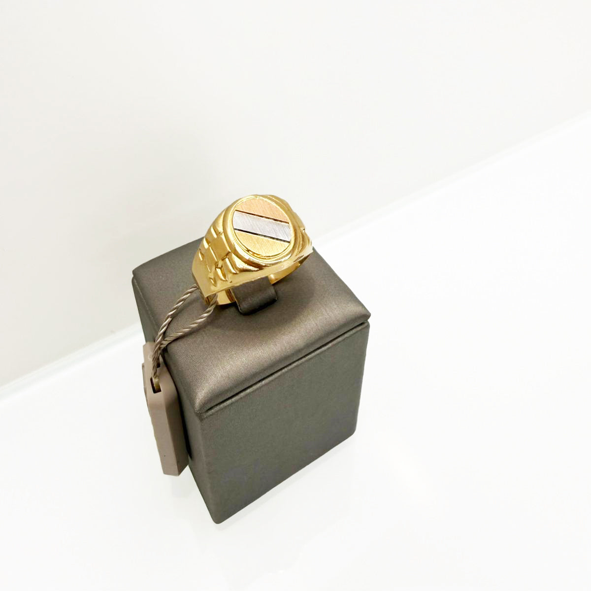 Anello uomo a chevalier in oro giallo 18KT (750) – Made in Italy