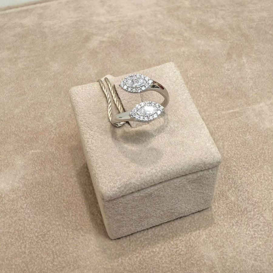 Anello Contrarié Navette con Zirconi in Oro Bianco 18 KT